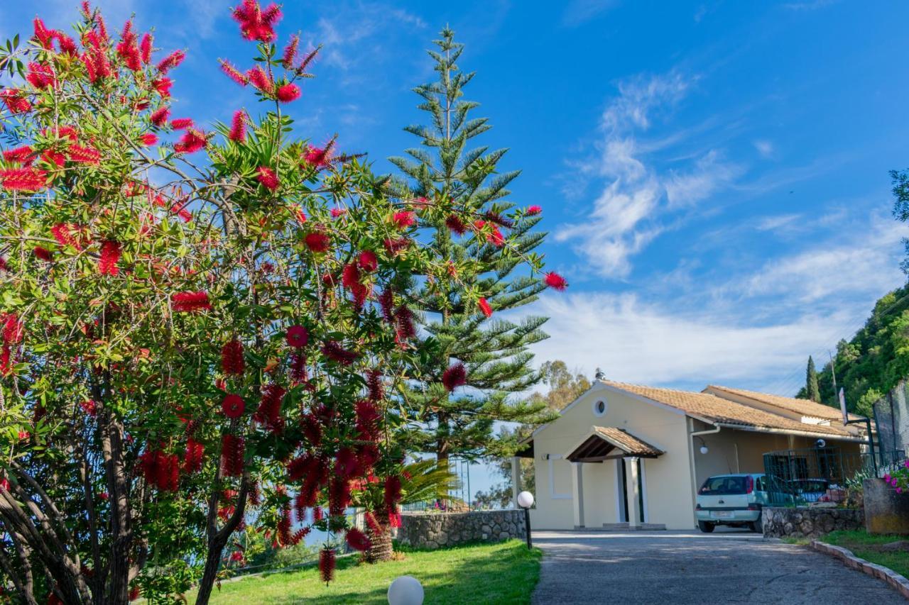 Villa Emily Achílleion Exteriör bild